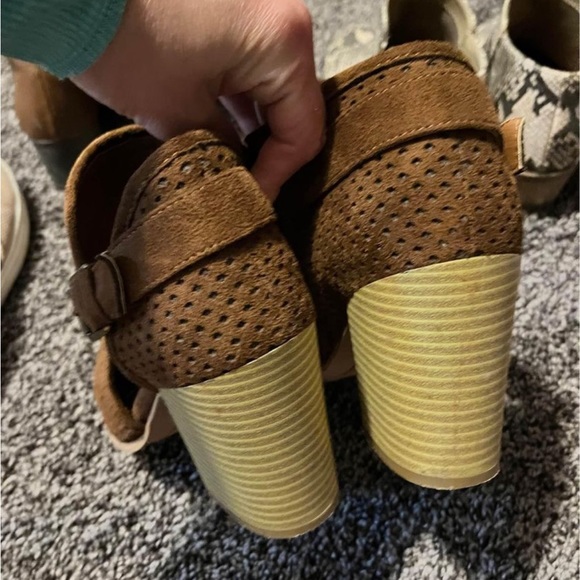 Size 8 brown heel boots - Picture 2 of 4